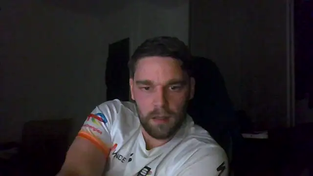 Snapshot of The_big_viking_ chatting on October 29, 9:27 pm The big viking online show from October 29, 9:27 pm