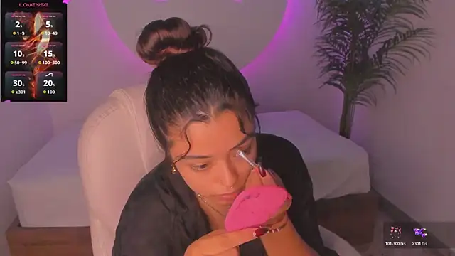 Ariana Pierce online show from November 4, 12:26 pm