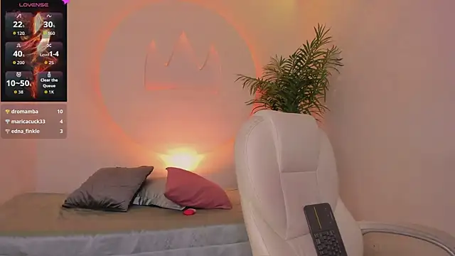 Ariana Pierce online show from November 30, 1:37 pm