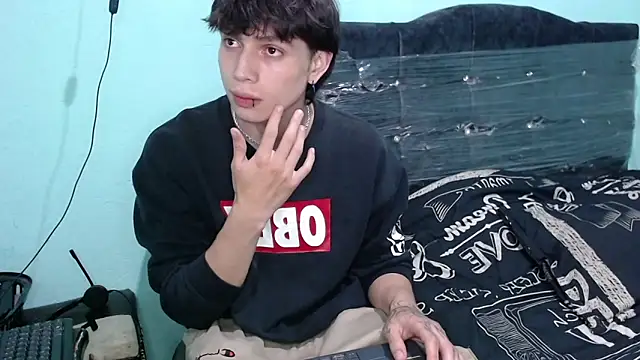 pervertsteens3 online show from October 14, 7:20 am