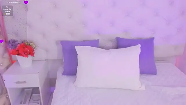 Snapshot of anchela-garcia1 chatting on November 18, 3:16 pm anchela-garcia1 online show from November 18, 3:16 pm