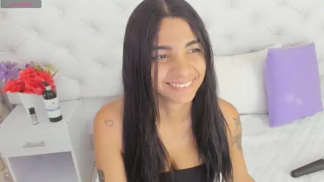 Snapshot of anchela-garcia1 chatting on December 18, 2:12 pm anchela-garcia1 online show from December 18, 2:12 pm