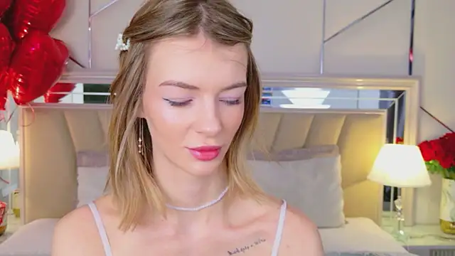 MeganMour online show from February 8, 5:05 pm