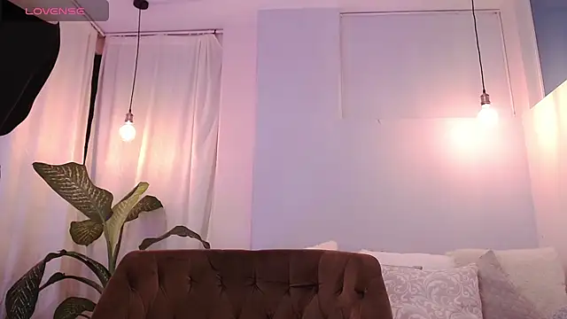 Snapshot of cami_fire chatting on December 11, 11:10 pm cami fire online show from December 11, 11:10 pm