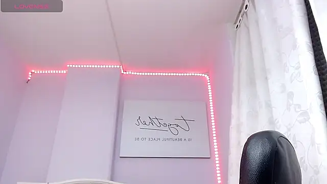 Snapshot of cami_fire chatting on February 20, 11:32 pm cami fire online show from February 20, 11:32 pm