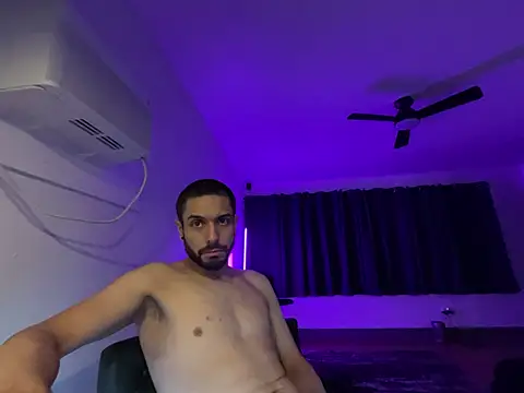 DerekPerez2025 online show from January 18, 11:43 am