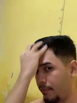 Snapshot of thguinho13 chatting on December 30, 4:31 am thguinho13 online show from December 30, 4:31 am