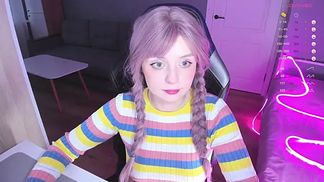 Snapshot of Amy_honey_angel chatting on December 1, 12:43 pm Amy honey angel online show from December 1, 12:43 pm