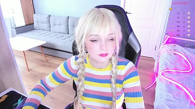 Snapshot of Amy_honey_angel chatting on February 26, 10:47 am Amy honey angel online show from February 26, 10:47 am