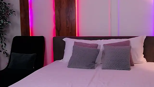 SkylerSpark online show from October 24, 7:32 pm