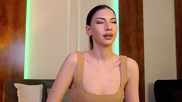 SkylerSpark online show from April 13, 8:03 pm