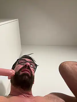 Snapshot of Sash_Ge chatting on February 16, 1:47 am Sash Ge online show from February 16, 1:47 am