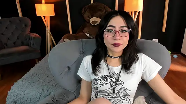 Snapshot of vampy_dolll chatting on December 13, 1:01 pm vampy dolll online show from December 13, 1:01 pm