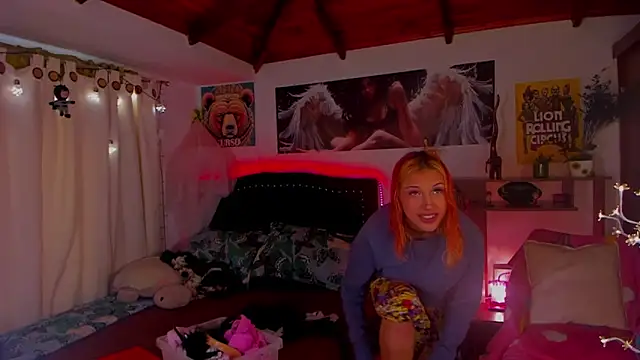 cuteweed420 online show from January 28, 2:42 pm