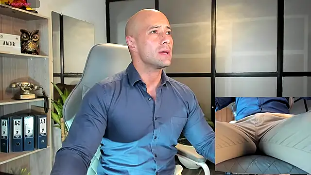 ryan master  online show from December 17, 7:59 pm