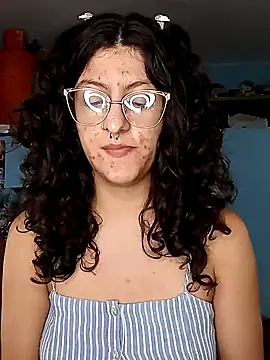 Snapshot of LoveElectra chatting on December 19, 5:50 pm LoveElectra online show from December 19, 5:50 pm