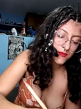 Snapshot of LoveElectra chatting on February 10, 2:41 am LoveElectra online show from February 10, 2:41 am