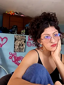 Snapshot of LoveElectra chatting on January 9, 5:59 pm LoveElectra online show from January 9, 5:59 pm