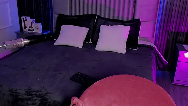 Snapshot of Lillyortiz chatting on December 29, 10:23 am Lillyortiz online show from December 29, 10:23 am