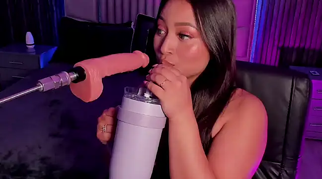 Snapshot of Lillyortiz chatting on January 21, 11:13 pm Lillyortiz online show from January 21, 11:13 pm