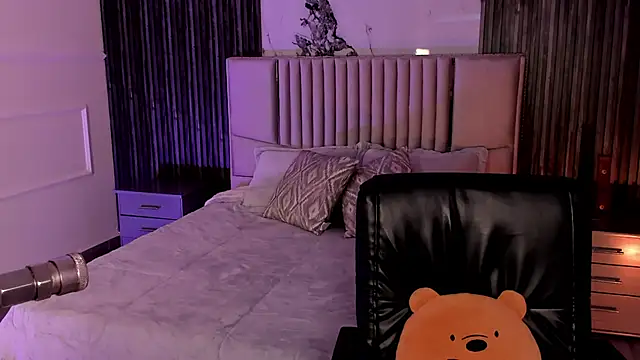 Lillyortiz online show from February 16, 7:43 pm