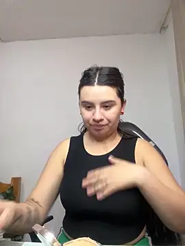 SaraBraun  online show from September 29, 4:45 pm