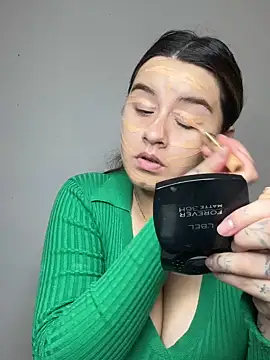 SaraBraun  online show from February 6, 6:33 pm