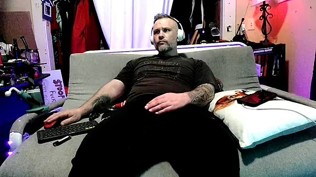 TwoFarty240 online show from February 15, 11:12 pm