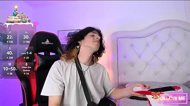 Snapshot of sett_and_gwen chatting on December 16, 9:20 pm sett and gwen online show from December 16, 9:20 pm