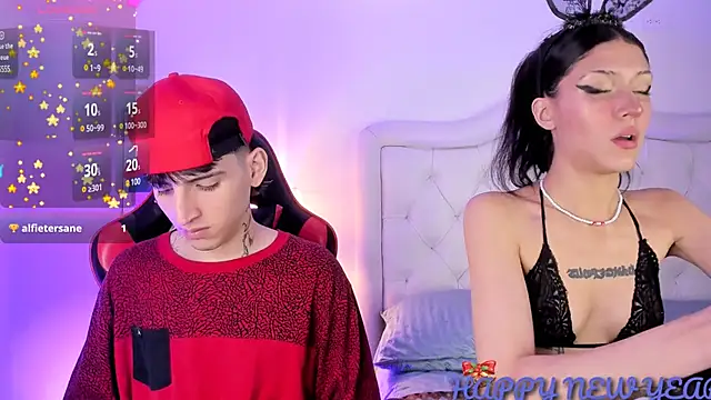 Snapshot of sett_and_gwen chatting on January 2, 7:23 am sett and gwen online show from January 2, 7:23 am