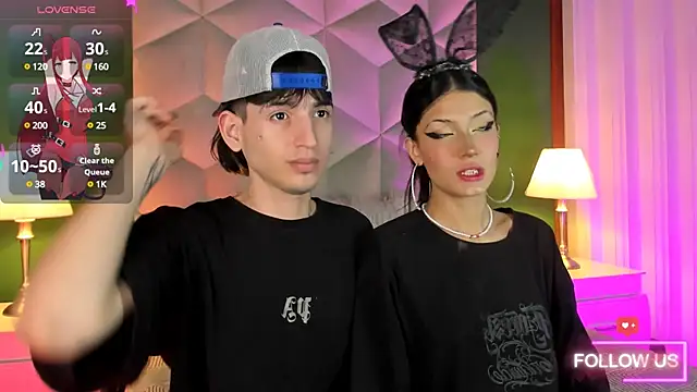 Snapshot of sett_and_gwen chatting on January 13, 7:11 am sett and gwen online show from January 13, 7:11 am