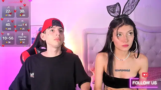 Snapshot of sett_and_gwen chatting on January 17, 10:44 am sett and gwen online show from January 17, 10:44 am