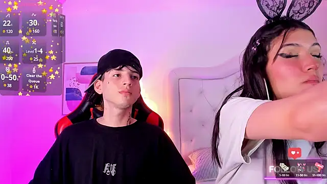 Snapshot of sett_and_gwen chatting on January 21, 3:59 am sett and gwen online show from January 21, 3:59 am