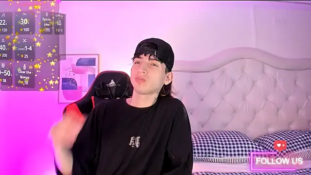 Snapshot of sett_and_gwen chatting on January 28, 11:07 pm sett and gwen online show from January 28, 11:07 pm