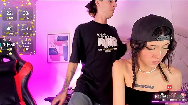 Snapshot of sett_and_gwen chatting on January 30, 9:57 am sett and gwen online show from January 30, 9:57 am