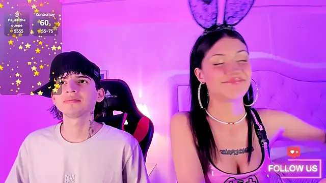 Snapshot of sett_and_gwen chatting on February 5, 4:59 am sett and gwen online show from February 5, 4:59 am