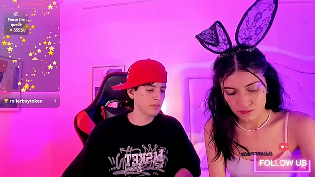 Snapshot of sett_and_gwen chatting on February 27, 3:47 am sett and gwen online show from February 27, 3:47 am