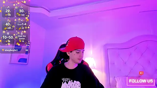 Snapshot of sett_and_gwen chatting on February 28, 5:04 am sett and gwen online show from February 28, 5:04 am