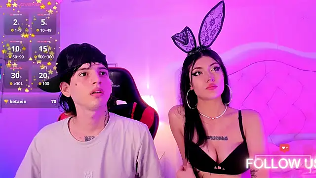 Snapshot of sett_and_gwen chatting on March 2, 7:32 am sett and gwen online show from March 2, 7:32 am