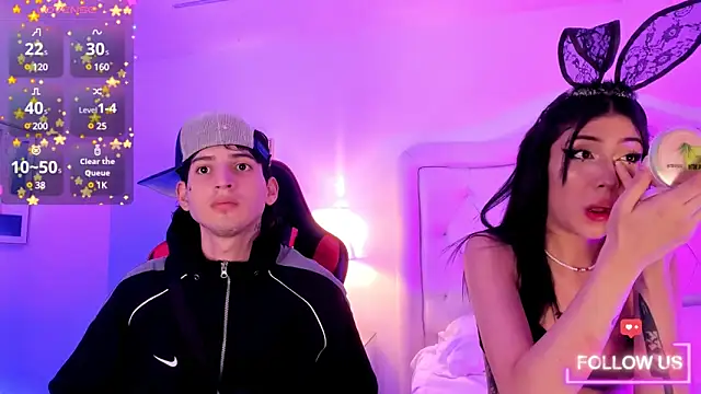 Snapshot of sett_and_gwen chatting on March 3, 8:38 am sett and gwen online show from March 3, 8:38 am