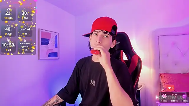 Snapshot of sett_and_gwen chatting on March 8, 4:45 am sett and gwen online show from March 8, 4:45 am