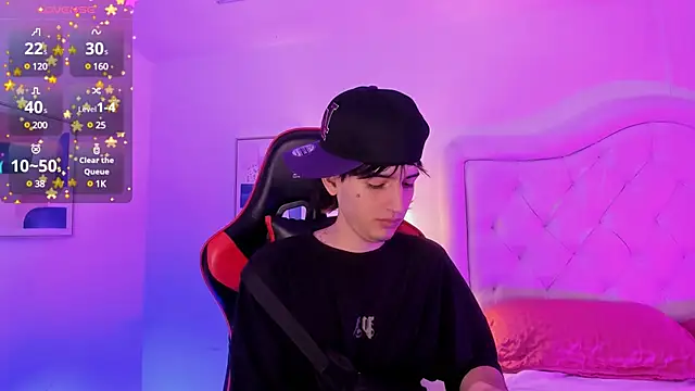 Snapshot of sett_and_gwen chatting on March 9, 4:38 am sett and gwen online show from March 9, 4:38 am