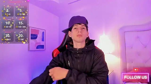 Snapshot of sett_and_gwen chatting on March 12, 5:13 am sett and gwen online show from March 12, 5:13 am