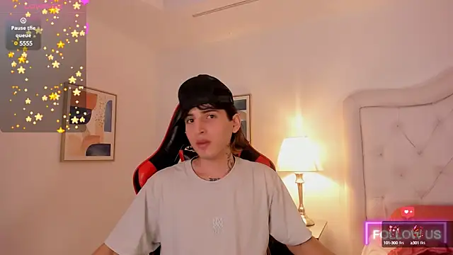 Snapshot of sett_and_gwen chatting on March 17, 4:08 am sett and gwen online show from March 17, 4:08 am