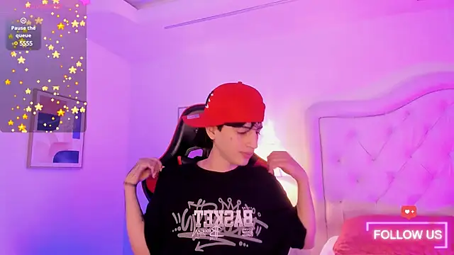 Snapshot of sett_and_gwen chatting on March 19, 3:30 am sett and gwen online show from March 19, 3:30 am