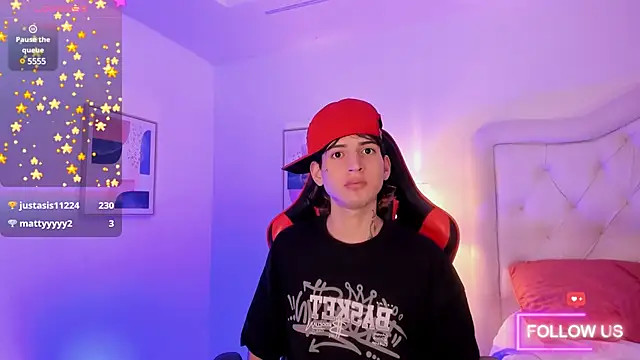 Snapshot of sett_and_gwen chatting on March 19, 6:35 am sett and gwen online show from March 19, 6:35 am