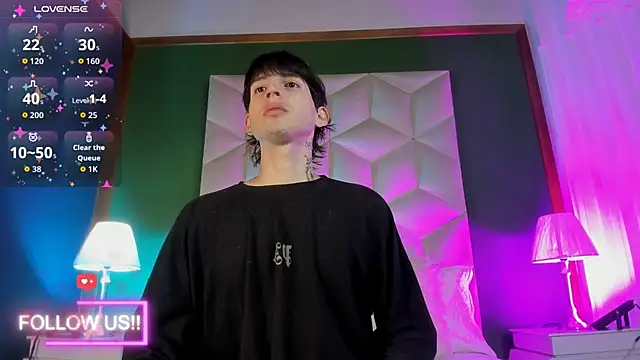 Snapshot of sett_and_gwen chatting on September 23, 4:04 am sett and gwen online show from September 23, 4:04 am