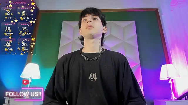 Snapshot of sett_and_gwen chatting on September 28, 4:18 am sett and gwen online show from September 28, 4:18 am