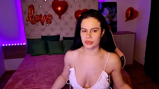 KattieSims online show from February 6, 4:31 am