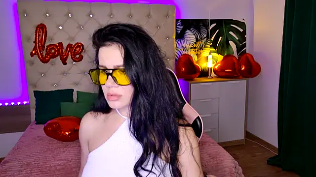 KattieSims online show from February 14, 10:36 pm